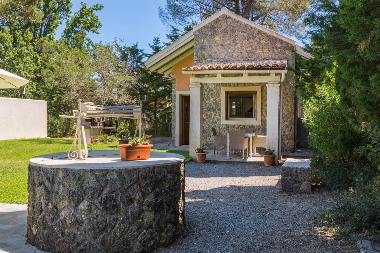 Petrinos Cottage Dafnila Exterior photo